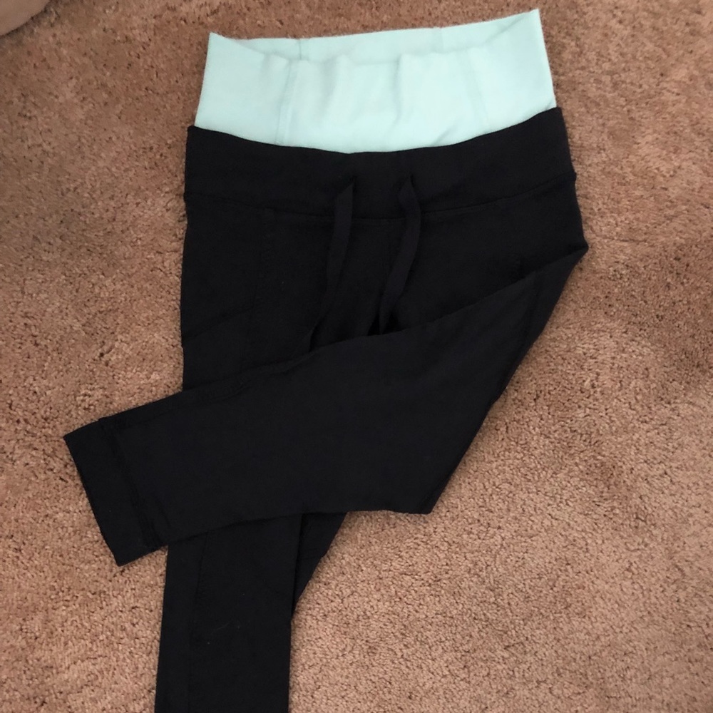 Calf length Lulu pants